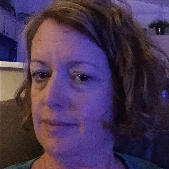 Meet your Posher, Jennifer - Picture 1 of 1